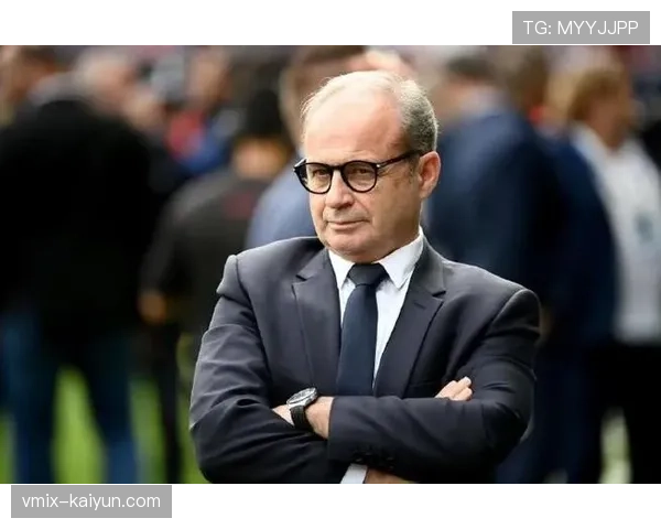 队报专访巴黎圣日耳曼主帅加尔蒂埃：“我们仍在寻找最平衡的中场组合”